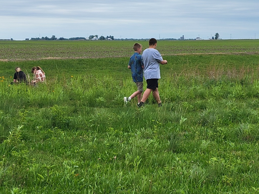 5th grade students on a prairie walk