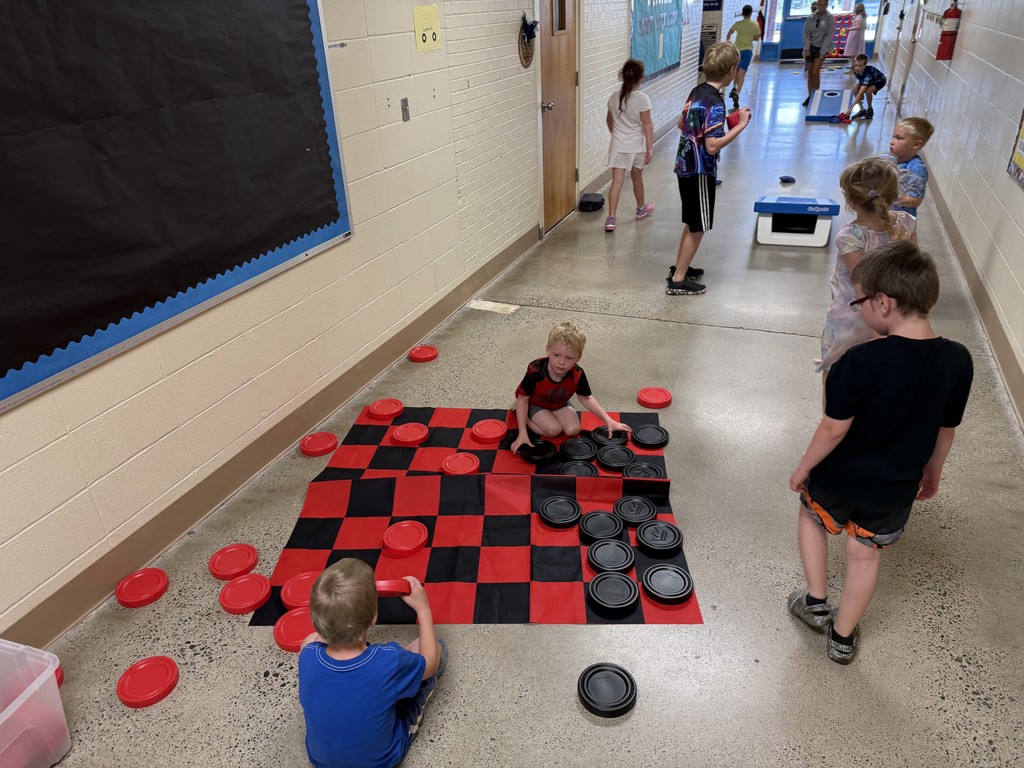 giant checkers