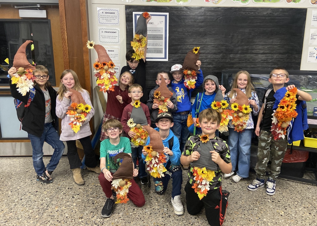 Look at those cute fall gnomes!