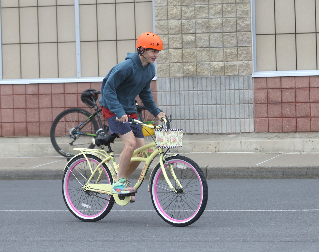 Students taking part in the triathlon 