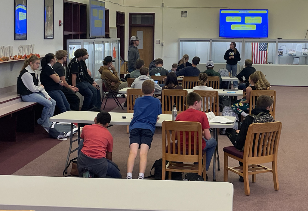 Students during an FFA fundraising meeting