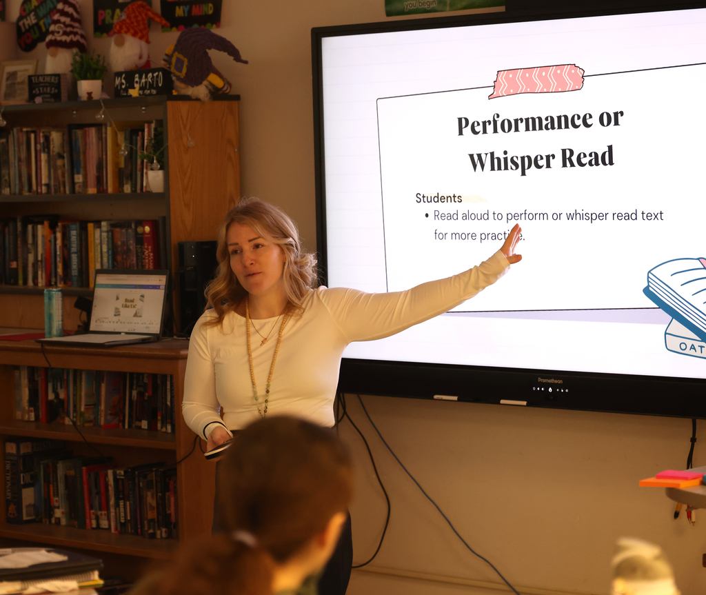 Students learning the Read Like Us strategy on Friday