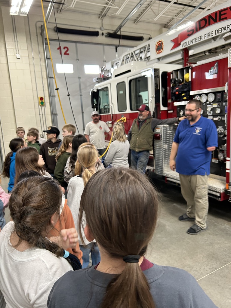 5th graders touring fire station