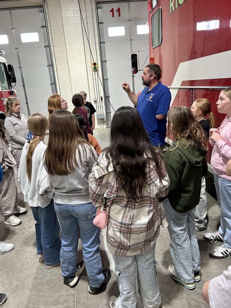 5th graders touring fire station