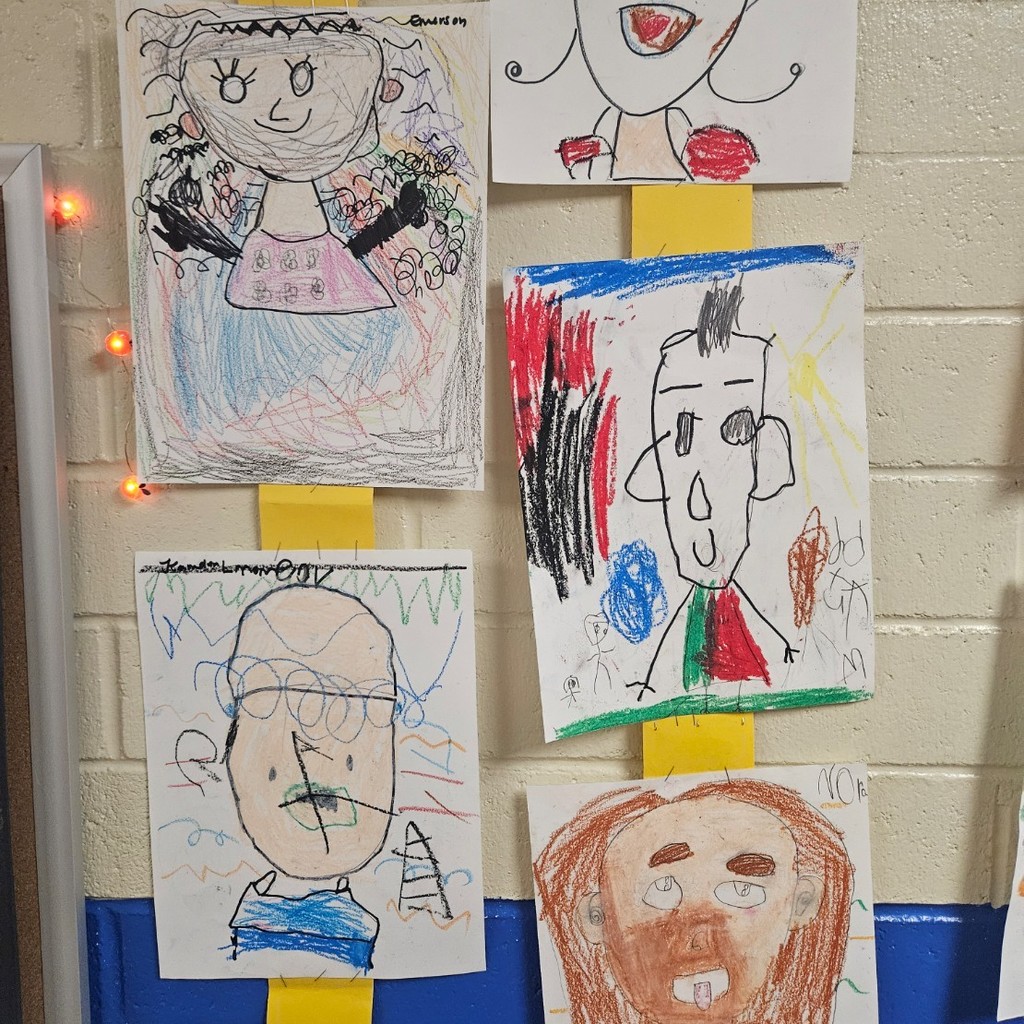 Last week in Discovery Art, students in 1st and 2nd grade drew their self-portraits based on their feelings. Our 3rd and 4th graders learned about the relationship between images and their messages. They crafted their own Statue of Liberty!! Thank you Mrs. Linda for being so awesome!

Go Bolts!