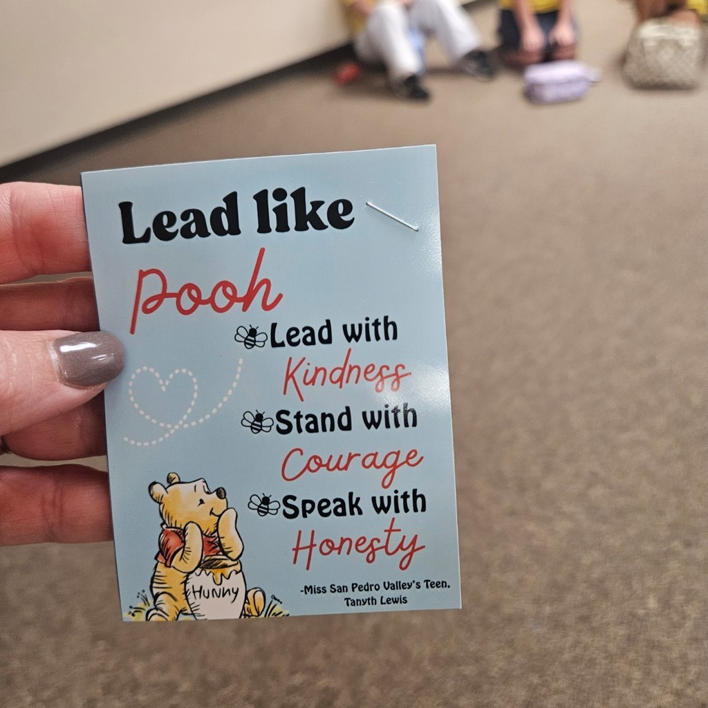 Former HM student and Miss San Pedro Teen, Tanyth Lewis, was nice enough to speak to our students about what it means to be kind, courageous and honest! We love what you're doing in the community, and thank you so much for coming back to our school!

Go Bolts! 
