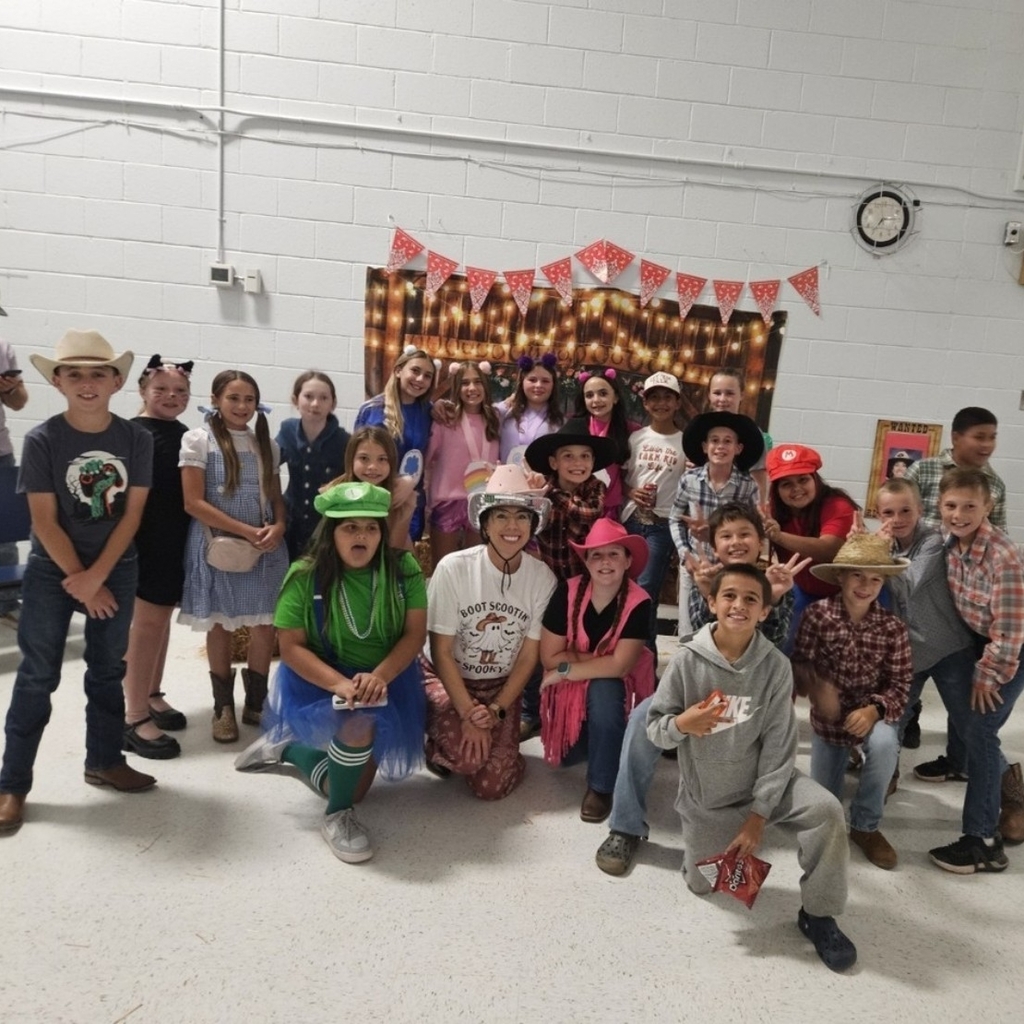 Our NEHS (National Elementary Honor Society) and StuCo (Student Council) clubs came together for a western dance! Mrs. Vinch and Coach Mac love a good time and so do our families! Thank you to our PTO for sponsoring the event for our clubs! We cannot wait until the next dance in the spring! 

Go Bolts!