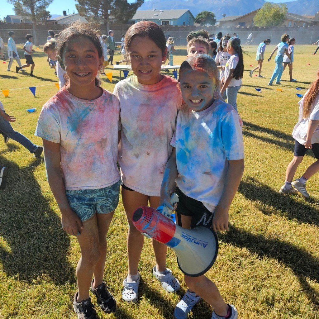 Color Run FUN! A huge thank you to our PTO for sponsoring an exciting run for our kiddos! The students all left with blue, orange and happy faces! 

Go Bolts!
