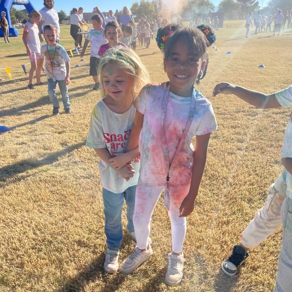 Color Run FUN! A huge thank you to our PTO for sponsoring an exciting run for our kiddos! The students all left with blue, orange and happy faces! 

Go Bolts!