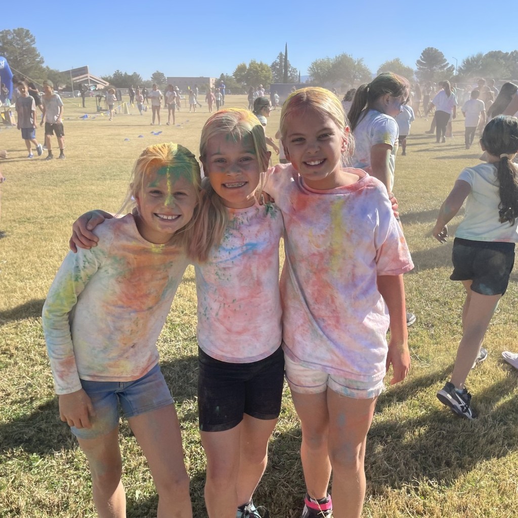 Color Run FUN! A huge thank you to our PTO for sponsoring an exciting run for our kiddos! The students all left with blue, orange and happy faces! 

Go Bolts!