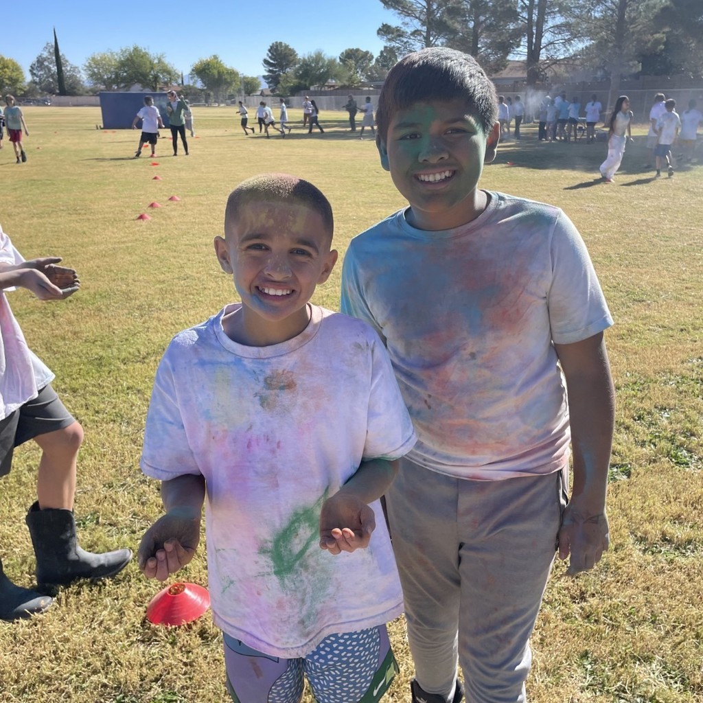 Color Run FUN! A huge thank you to our PTO for sponsoring an exciting run for our kiddos! The students all left with blue, orange and happy faces! 

Go Bolts!