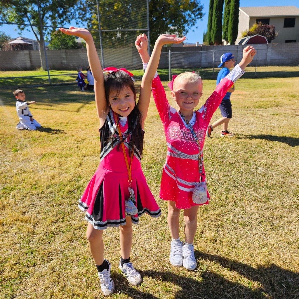 HM always ends October with a character parade! The students got to decide what the teachers were this year - for every book they read, they put in a vote between Minions, Wizard of Oz, Pumpkins or  Disney! Minions won and the teachers delivered! Here are some highlights of the day!

Go Bolts!