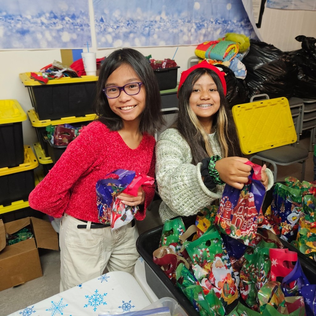 Huachuca Mountain Student Council joined PDS' Council and wrapped presents for Kiwanis Kids over the weekend! Then they worked Santa on the West End to help spread holiday cheer! 

Go Bolts!