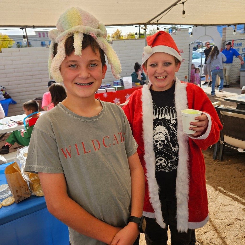 Huachuca Mountain Student Council joined PDS' Council and wrapped presents for Kiwanis Kids over the weekend! Then they worked Santa on the West End to help spread holiday cheer! 

Go Bolts!