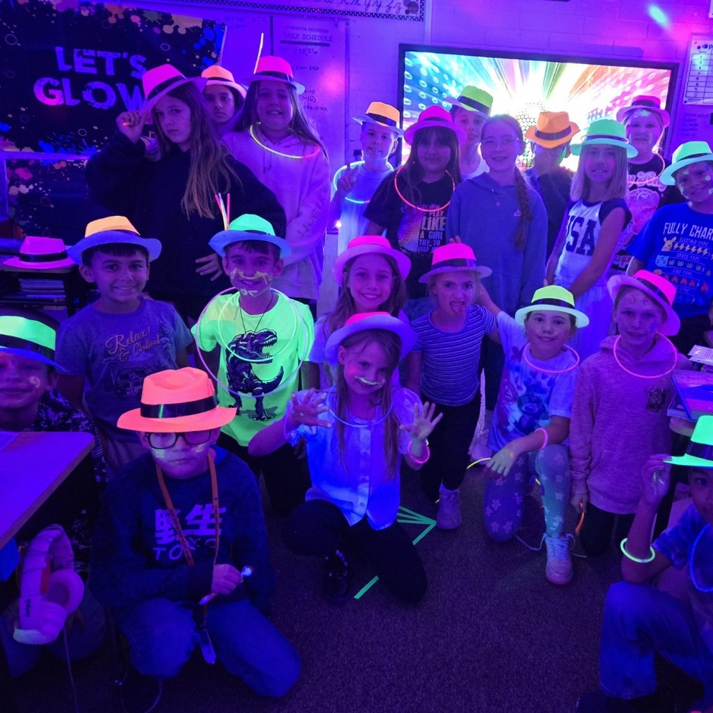 Mrs.Vinch Glow Day