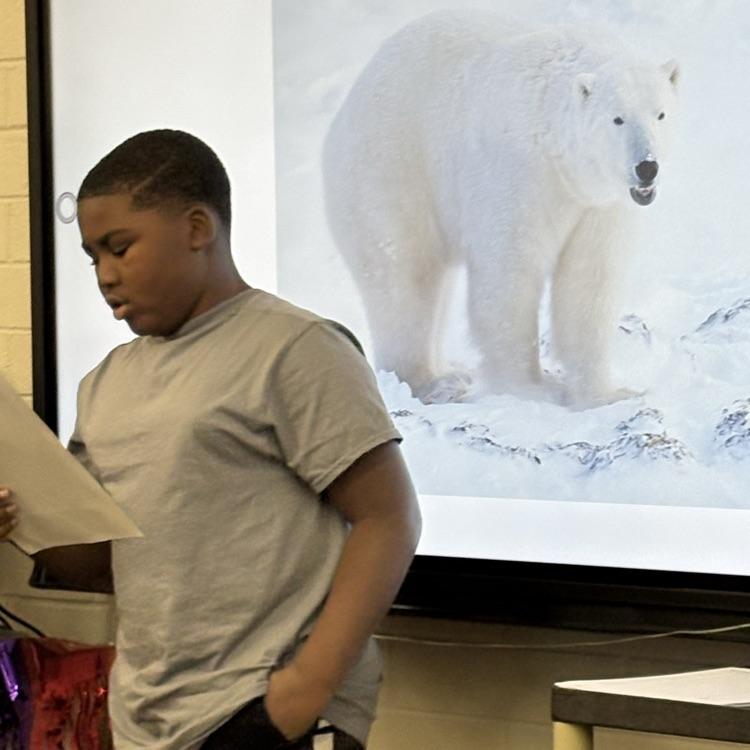 4th Graders celebrated the end of their poetry unit with their color party! 