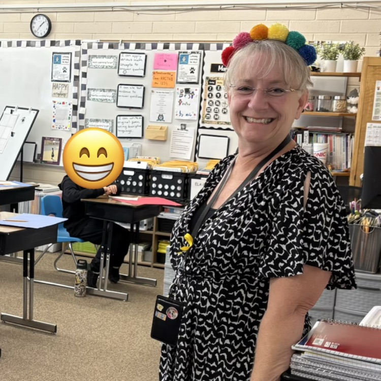 4th Graders celebrated the end of their poetry unit with their color party! 