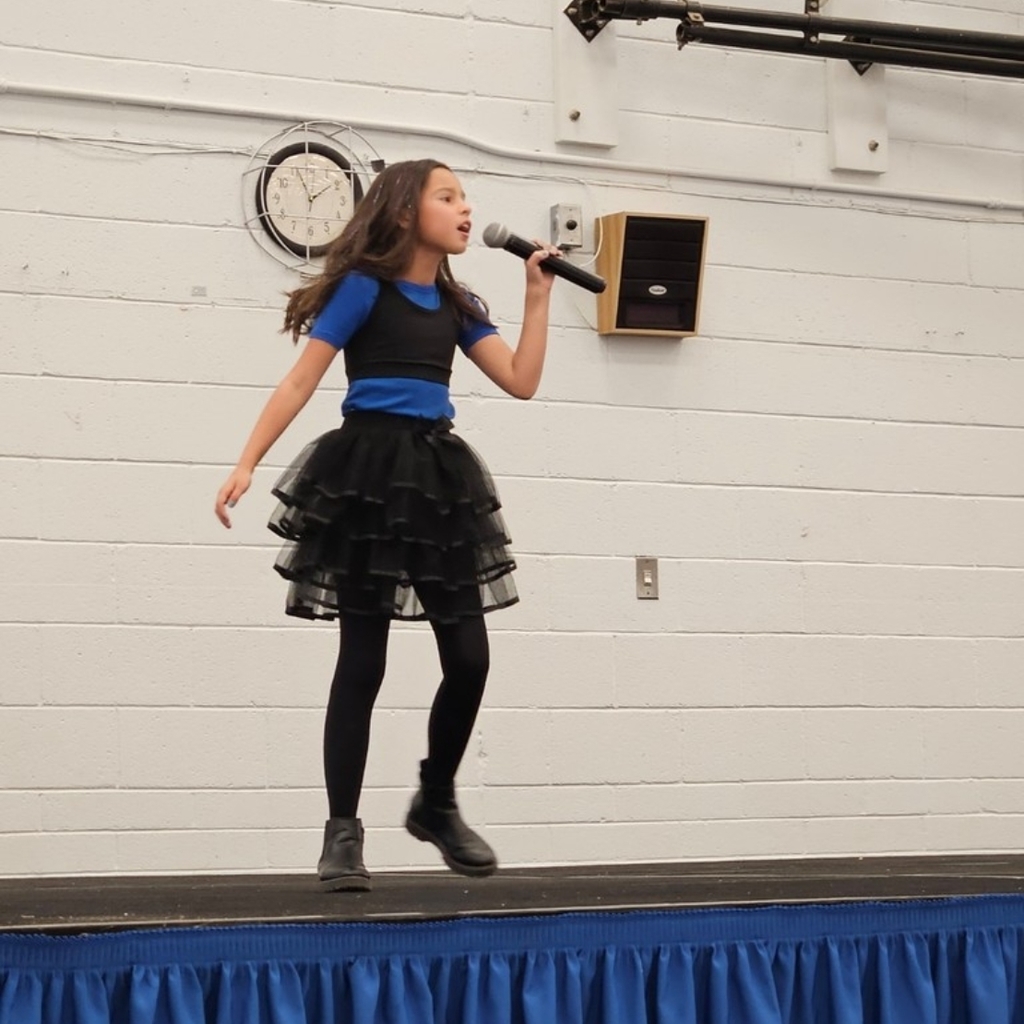 Huachuca Mountain has TALENT! Friday, our students showed off their singing, dancing, piano, baritone and joke abilities! We are proud of all of the participants for being so brave, and thank you to our students in the audience for being so supportive! 