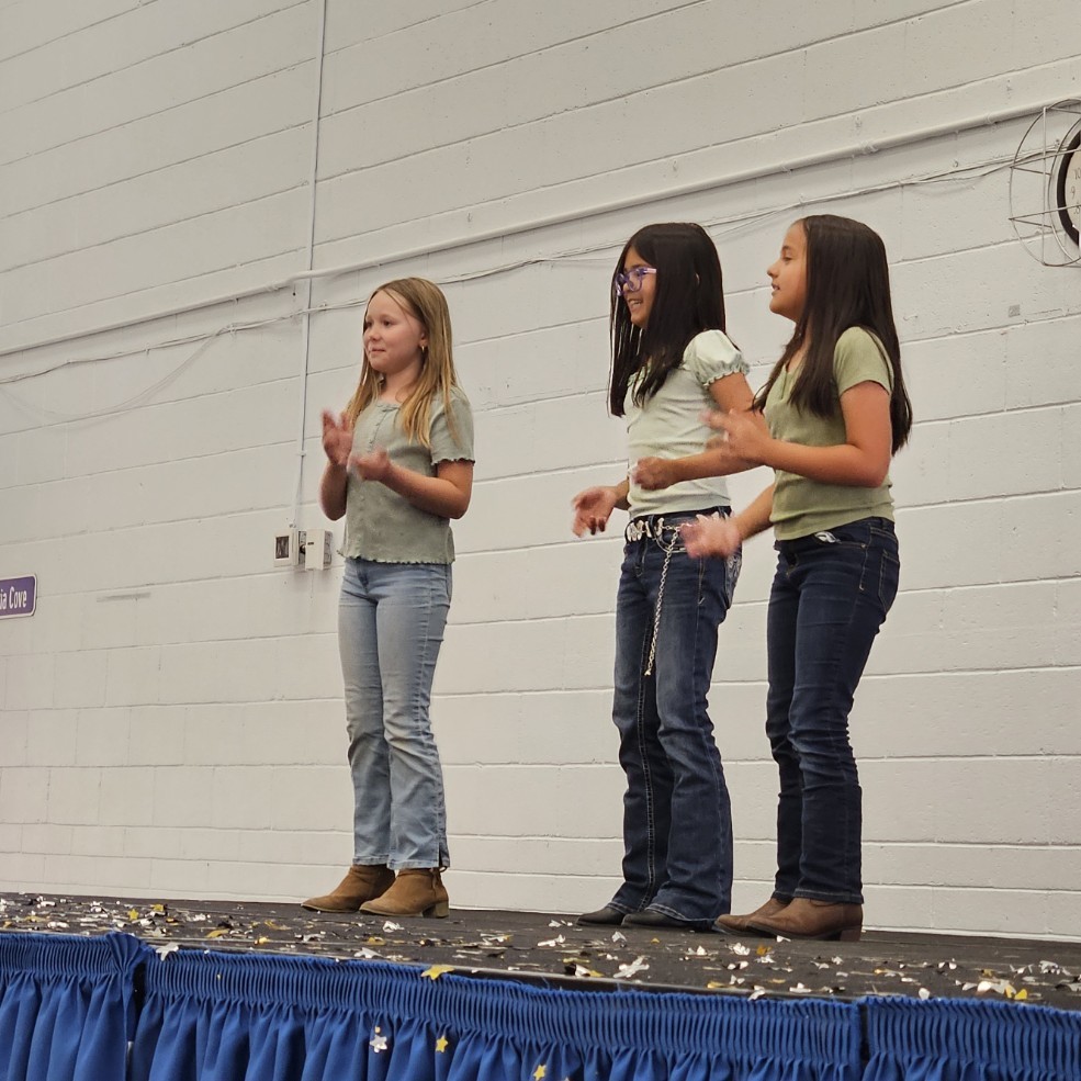 Huachuca Mountain has TALENT! Friday, our students showed off their singing, dancing, piano, baritone and joke abilities! We are proud of all of the participants for being so brave, and thank you to our students in the audience for being so supportive! 