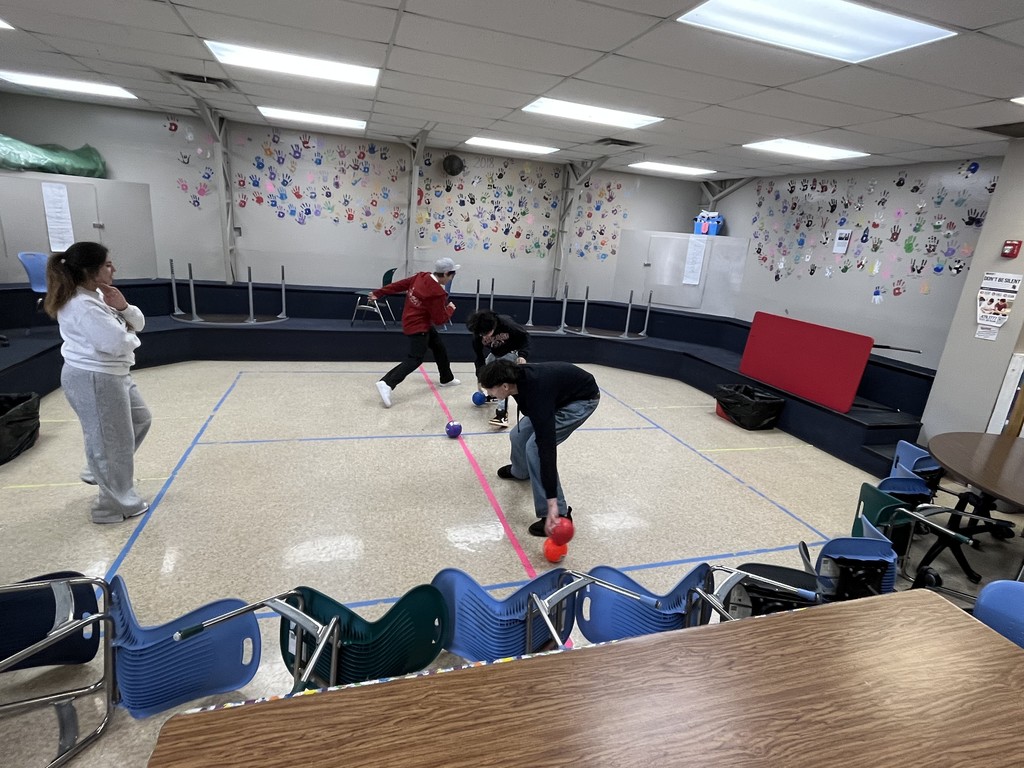 high school students playing a game in PE