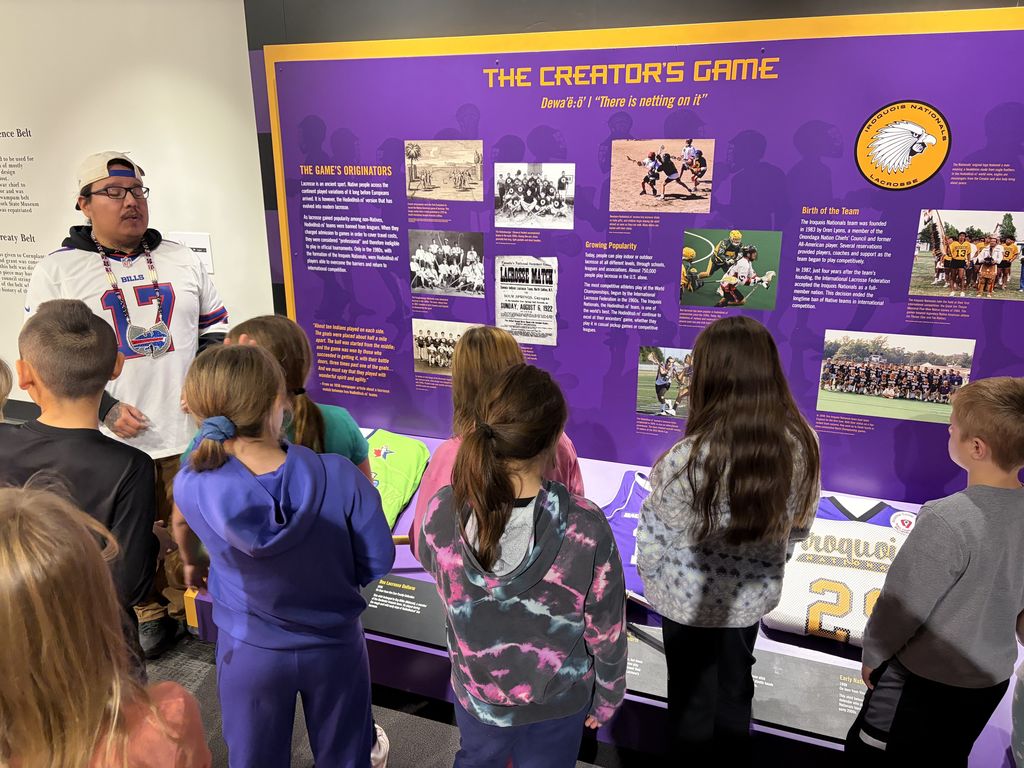 Onöhsagwë: de' Cultural Center