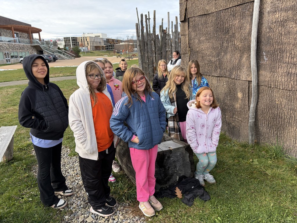 Onöhsagwë: de' Cultural Center