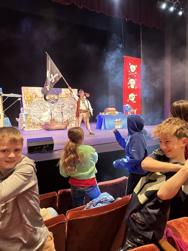 Man on stage dressed as a pirate