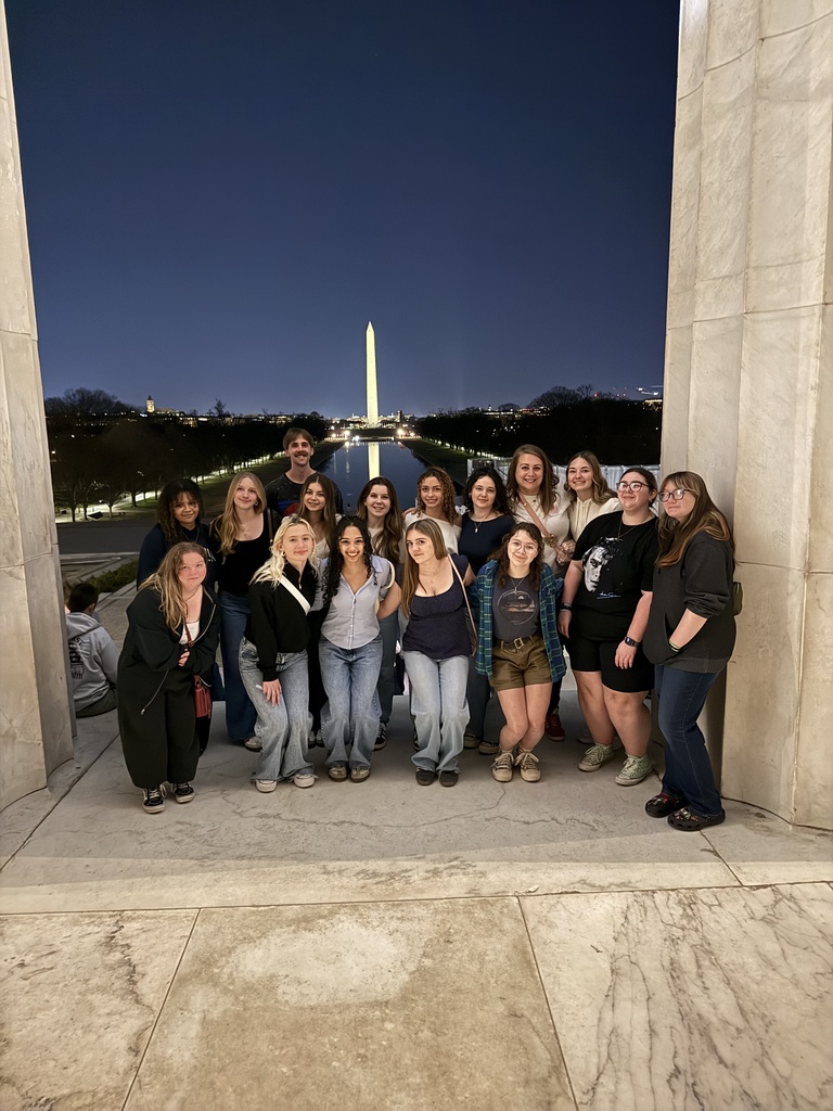 Photo from the Lincoln Memorial with a view of the Washington monument