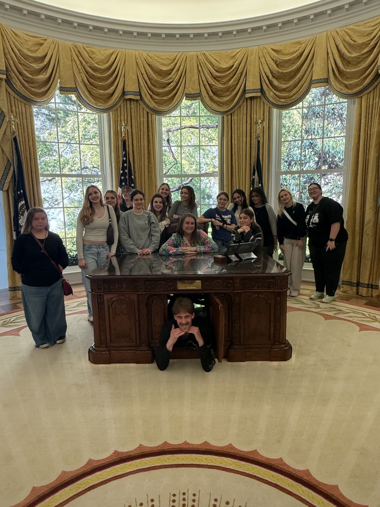 The group in the White House Oval Office