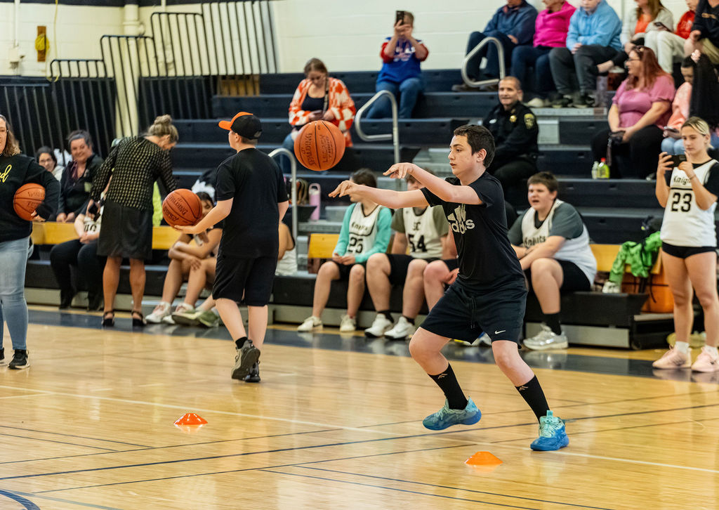 Middle schoolers at Unified Basketball halftime.