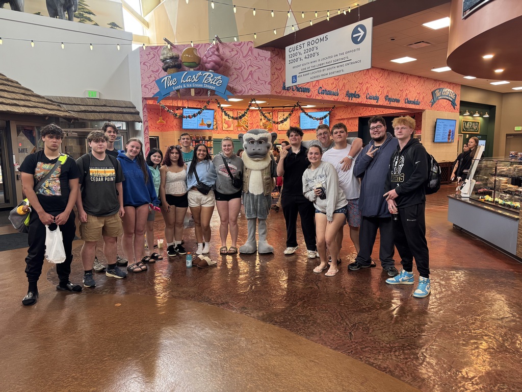 group photo of seniors on trip