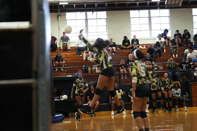 Mendenhall volleyball players