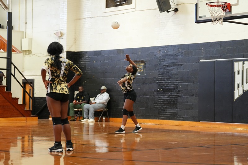 Mendenhall volleyball players