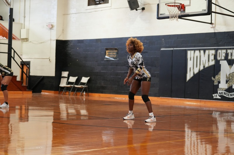 Mendenhall volleyball players