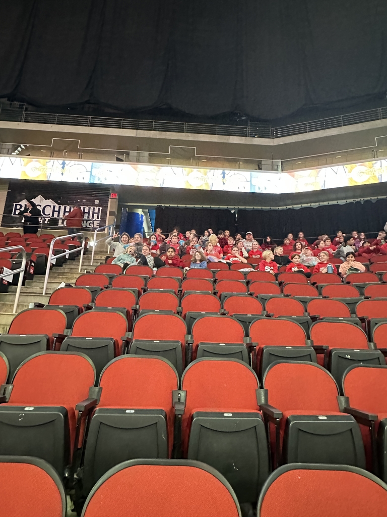 students at iowa wolves game