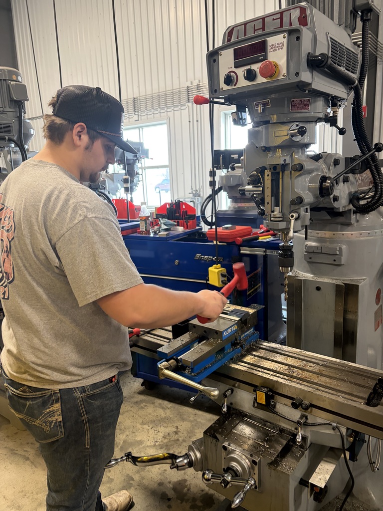 advanced manufacturing student