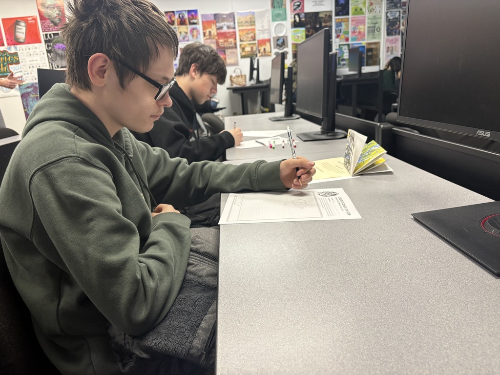 students learning about digital arts