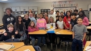 Kari Mozak and Students pose for a class photo