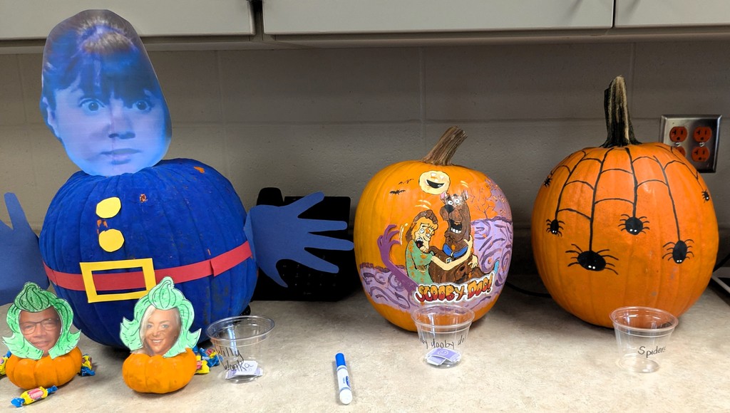 Staff Pumpkin Decorating Contest