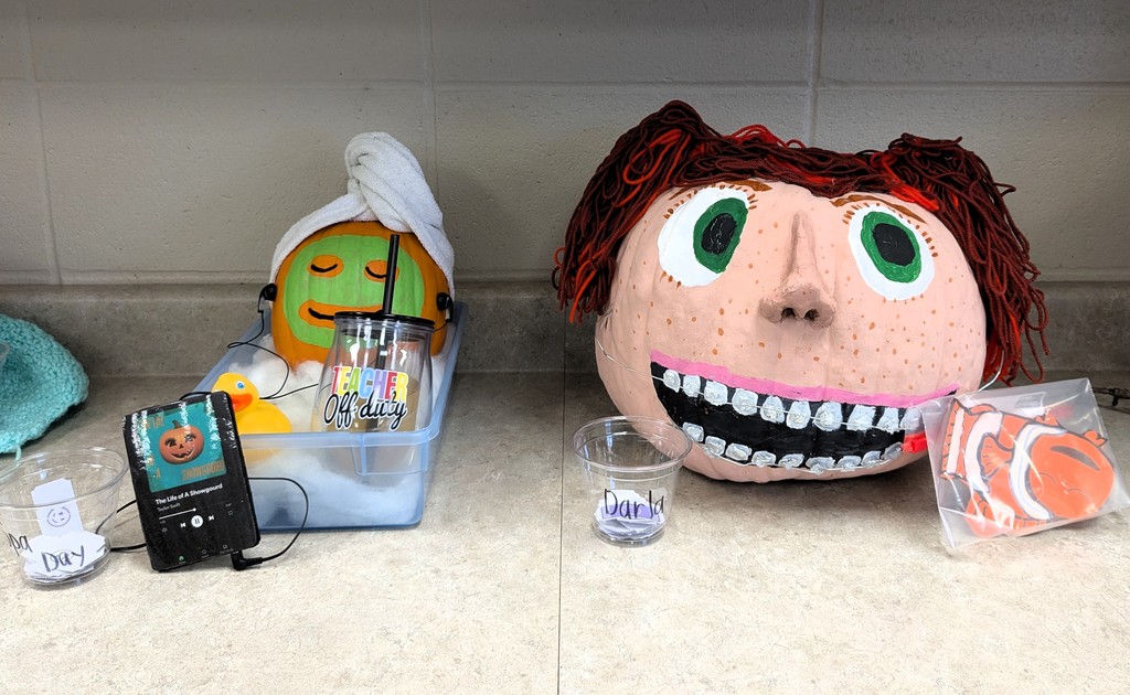 Staff Pumpkin Decorating Contest