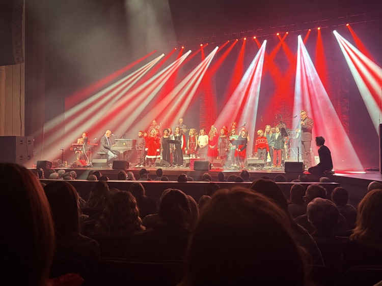 the treble makers performance at the holiday jam 