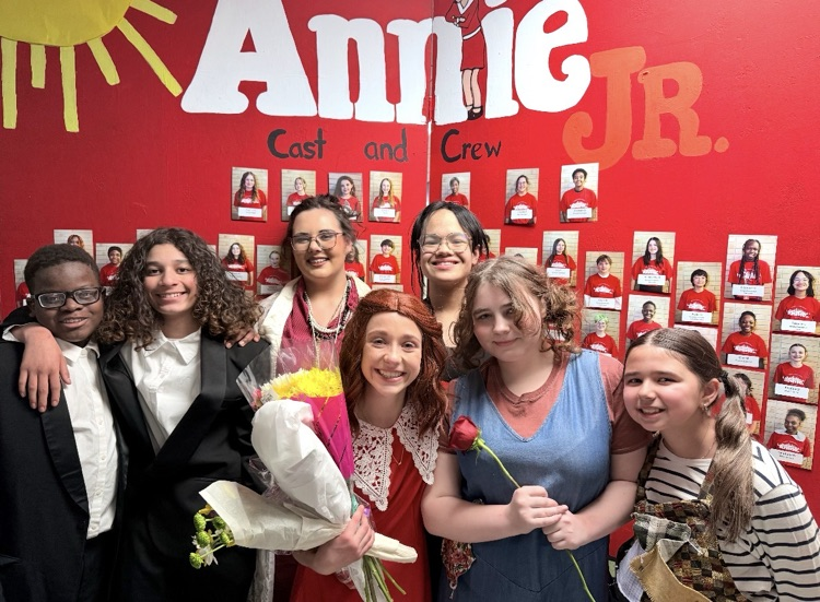 EFA+ alumni in Annie Jr 