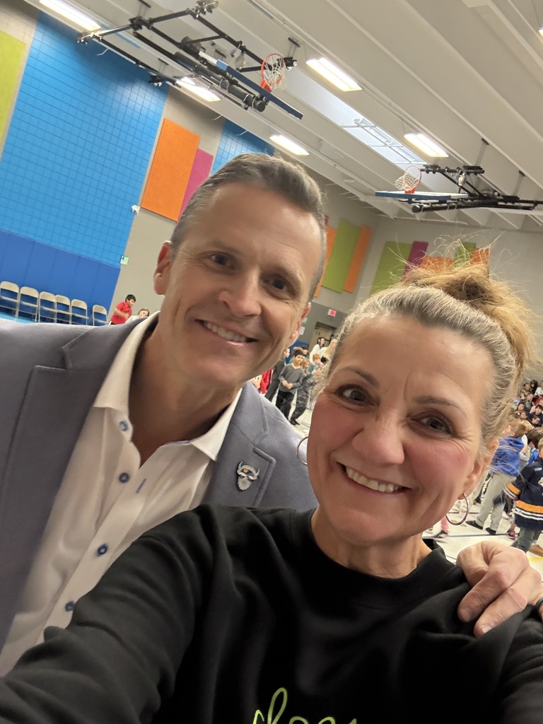 Mayor Paul TenHaken and Principal Dr. Tracy Vik take a quick selfie! 