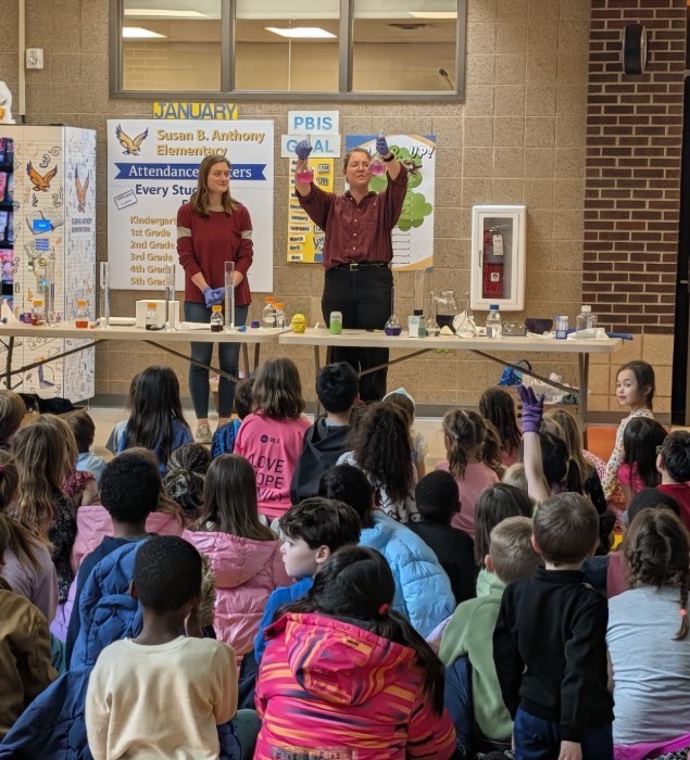 Science Demo for students. Acids and Bases PH levels. 