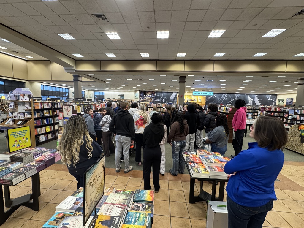 Students touring Barnes and Noble