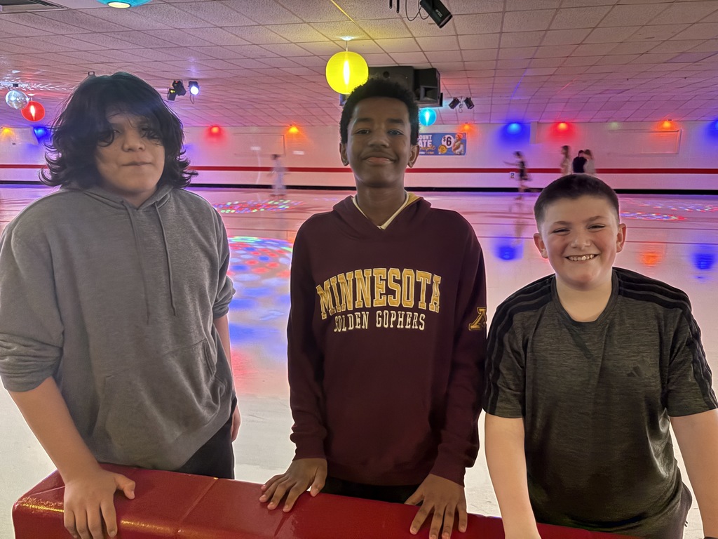 7th graders at Skate City, 