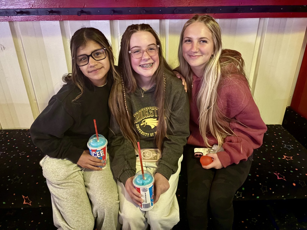 7th graders at Skate City, 