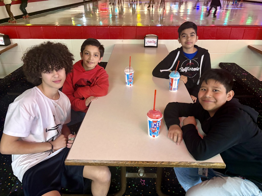 7th graders at Skate City, 