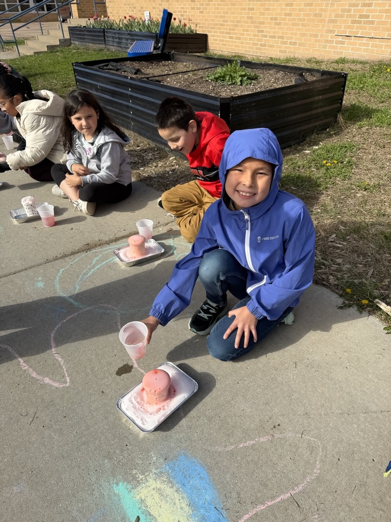 girl with volcano experiment