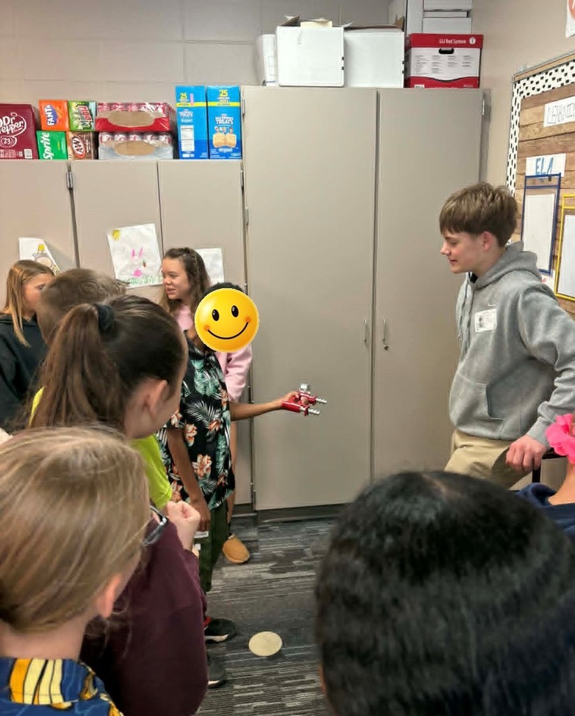 Students learning about health science careers. 